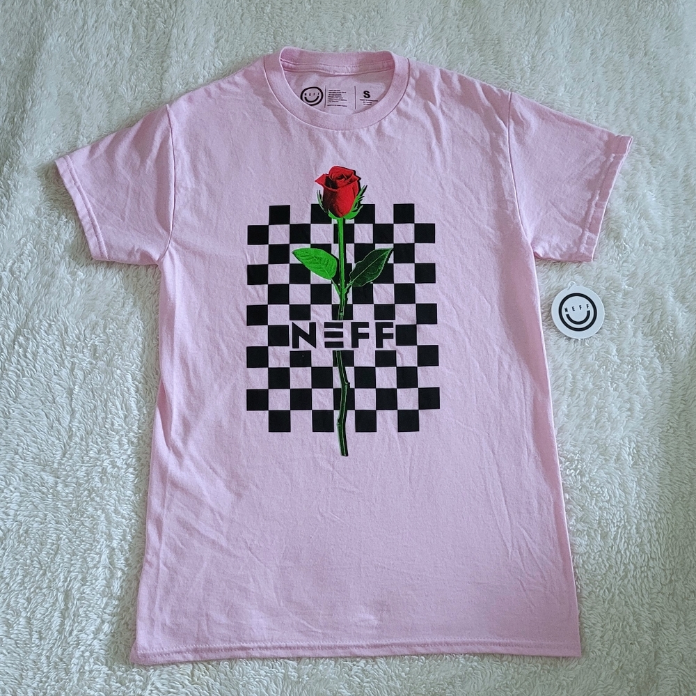 ✨️HP✨️ Neff Checkerboard and Rose🌹Graphic Tee👕 - NWT